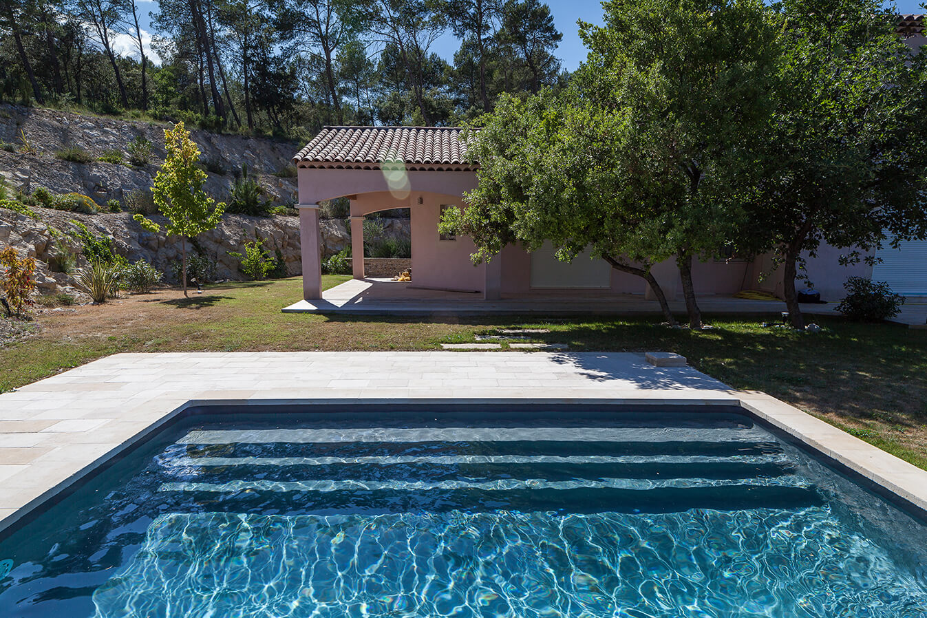 photo d'une piscine