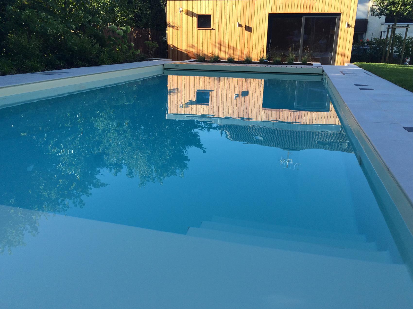 piscine bleue